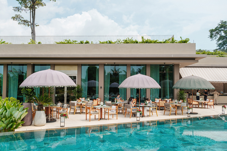 Sofitel Sentosa Singapore Poolside Restaurant Terrace 812x540